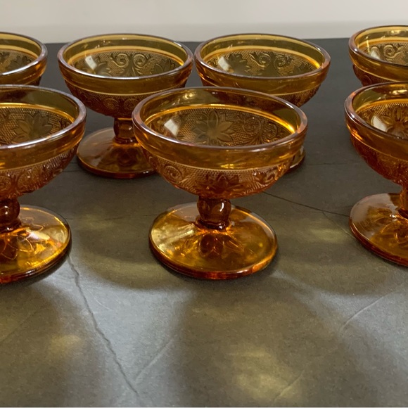 Set of 7 Vintage Tiara Sandwich Amber Collection Dessert Dishes - Picture 1 of 10